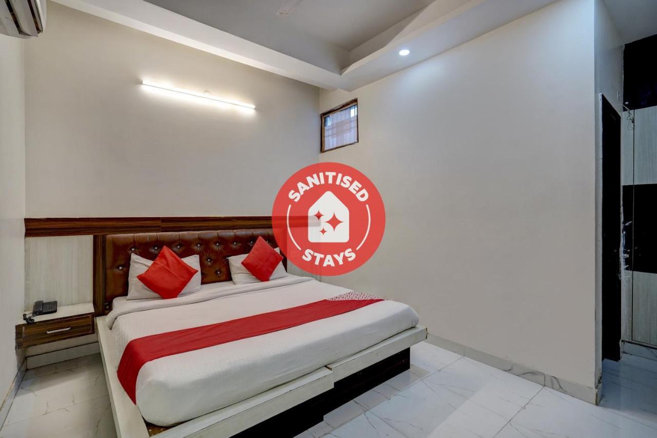 Oyo 78981 The Diamond Nest Noida Esterno foto