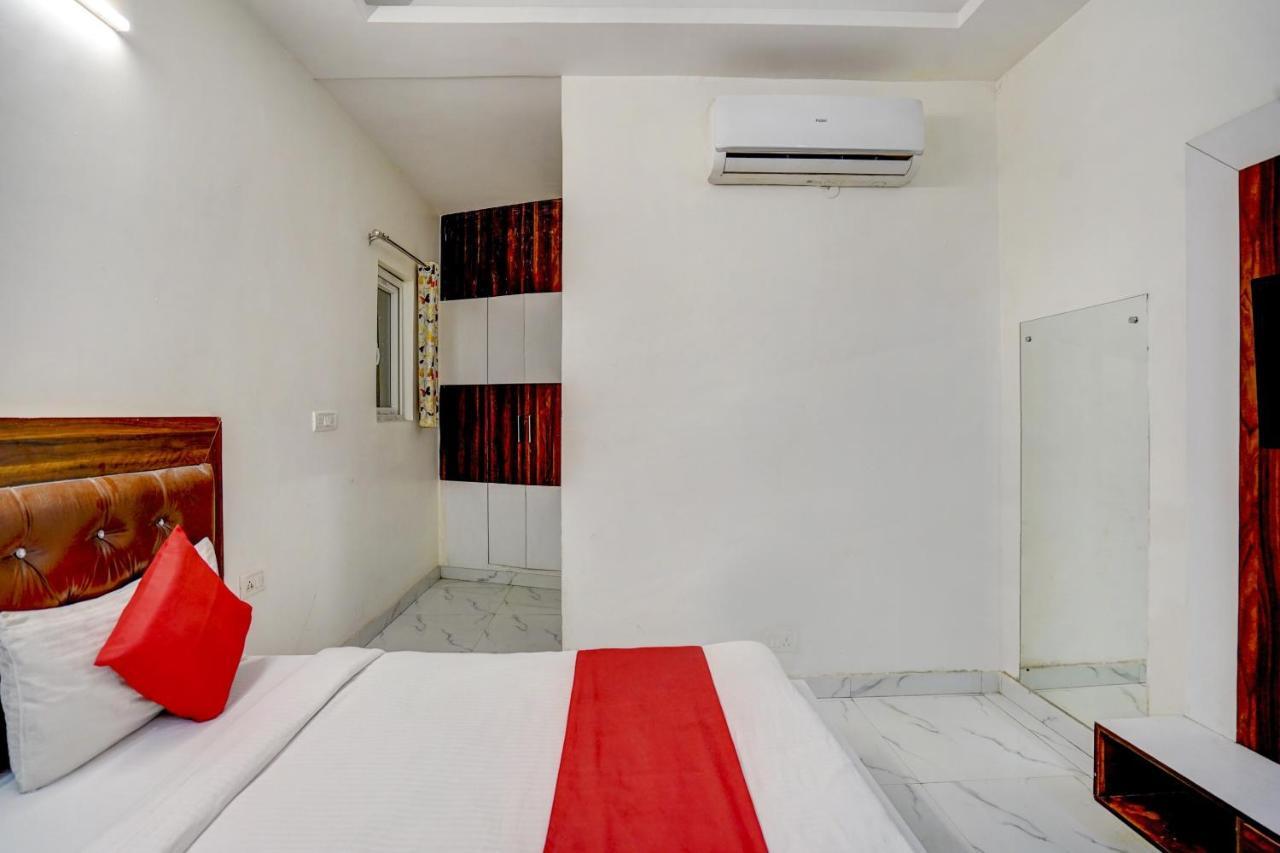 Oyo 78981 The Diamond Nest Noida Esterno foto