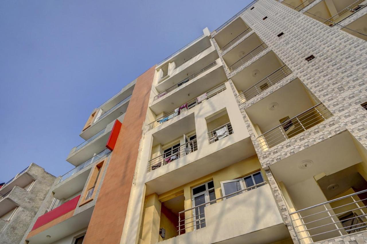 Oyo 78981 The Diamond Nest Noida Esterno foto