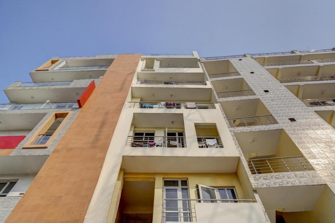 Oyo 78981 The Diamond Nest Noida Esterno foto