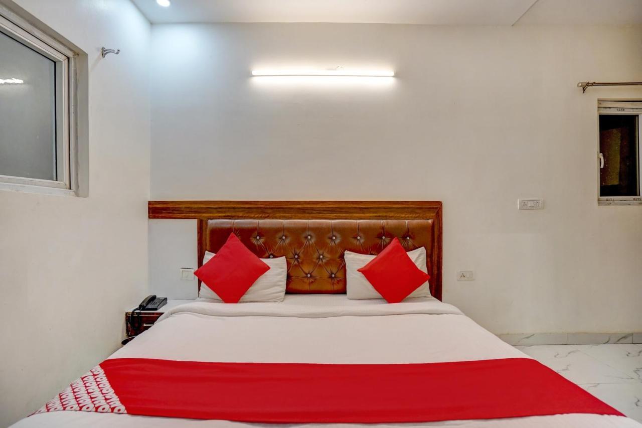 Oyo 78981 The Diamond Nest Noida Esterno foto